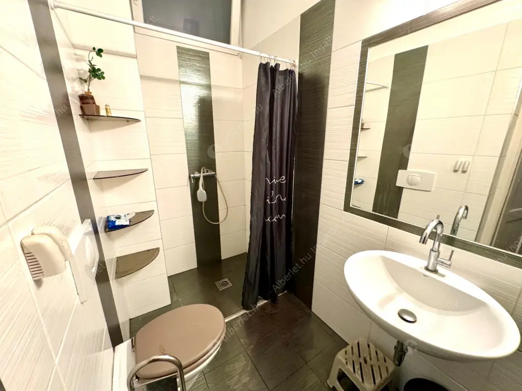 Kiadó albérlet 231000 Ft/hó áron: Budapest, V. kerület  Kálvin tér. Mérete: 43 nm, 1 szobás | Alberlet.hu - 6631593