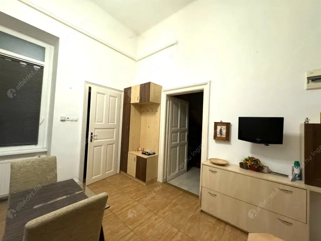 Kiadó albérlet 231000 Ft/hó áron: Budapest, V. kerület  Kálvin tér. Mérete: 43 nm, 1 szobás | Alberlet.hu - 6631595