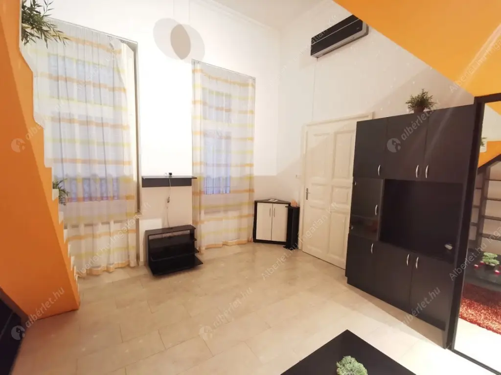 Kiadó albérlet 231000 Ft/hó áron: Budapest, V. kerület  Kálvin tér. Mérete: 43 nm, 1 szobás | Alberlet.hu - 6631598