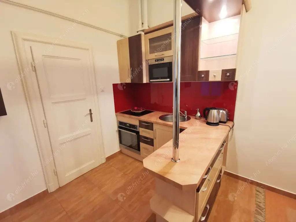 Kiadó albérlet 231000 Ft/hó áron: Budapest, V. kerület  Kálvin tér. Mérete: 43 nm, 1 szobás | Alberlet.hu - 6631599