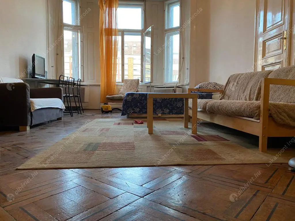 Kiadó albérlet 348000 Ft/hó áron: Budapest, V. kerület  Károly körút. Mérete: 100 nm, 4 szobás | Alberlet.hu - 6533441