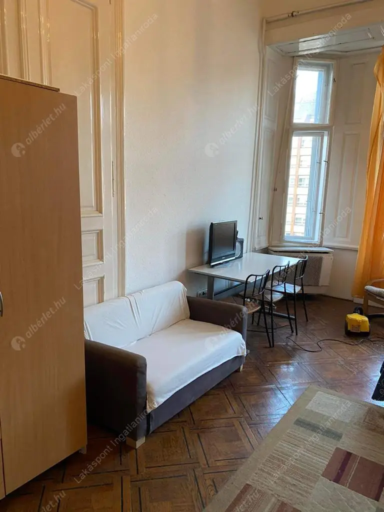 Kiadó albérlet 348000 Ft/hó áron: Budapest, V. kerület  Károly körút. Mérete: 100 nm, 4 szobás | Alberlet.hu - 6533443