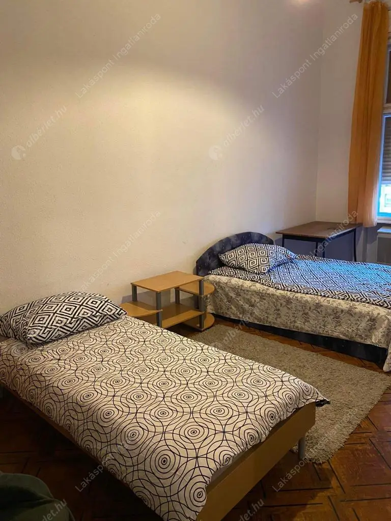 Kiadó albérlet 348000 Ft/hó áron: Budapest, V. kerület  Károly körút. Mérete: 100 nm, 4 szobás | Alberlet.hu - 6533448