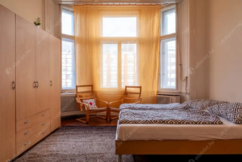 Kiadó albérlet 458000 Ft/hó áron: Budapest, V. kerület  Károly körút. Mérete: 100 nm, 4 szobás | Alberlet.hu - 6580759