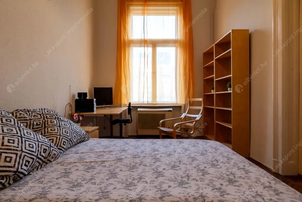 Kiadó albérlet 458000 Ft/hó áron: Budapest, V. kerület  Károly körút. Mérete: 100 nm, 4 szobás | Alberlet.hu - 6580762