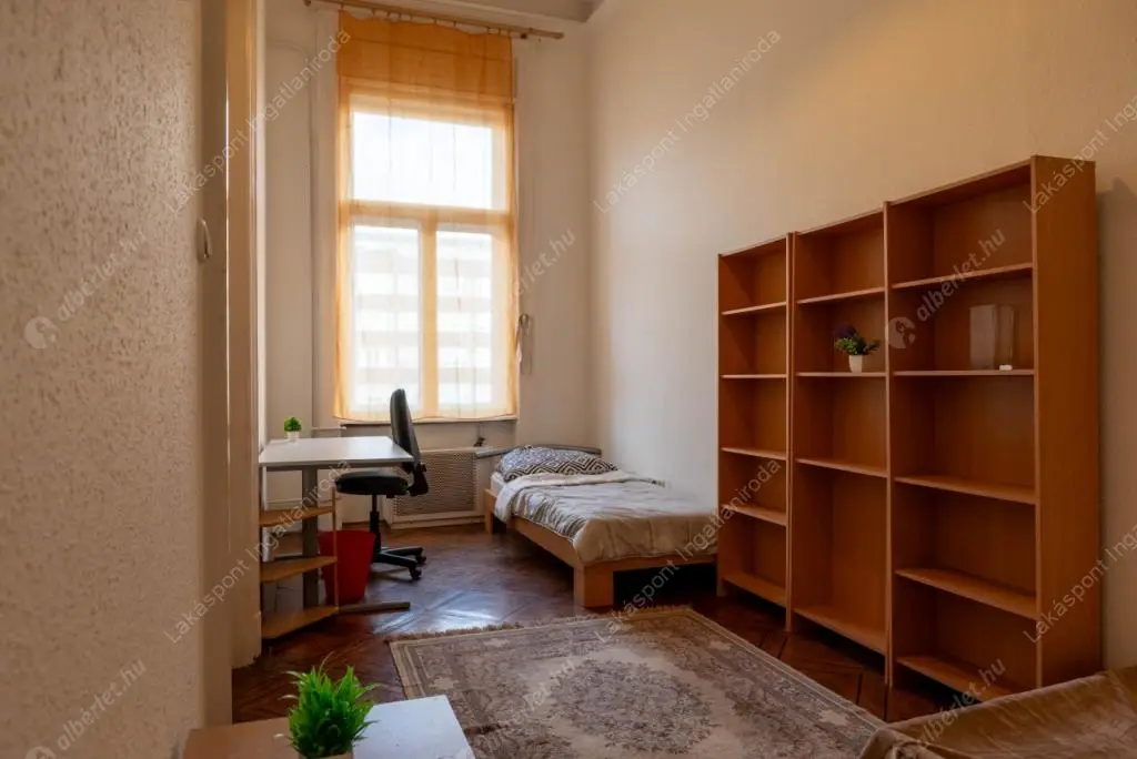 Kiadó albérlet 458000 Ft/hó áron: Budapest, V. kerület  Károly körút. Mérete: 100 nm, 4 szobás | Alberlet.hu - 6580763