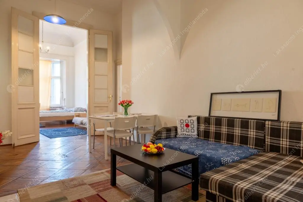 Kiadó albérlet 458000 Ft/hó áron: Budapest, V. kerület  Károly körút. Mérete: 100 nm, 4 szobás | Alberlet.hu - 6580768