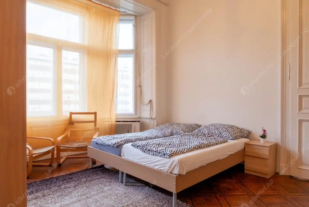 Kiadó albérlet 458000 Ft/hó áron: Budapest, V. kerület  Károly körút. Mérete: 100 nm, 4 szobás | Alberlet.hu - 6580777