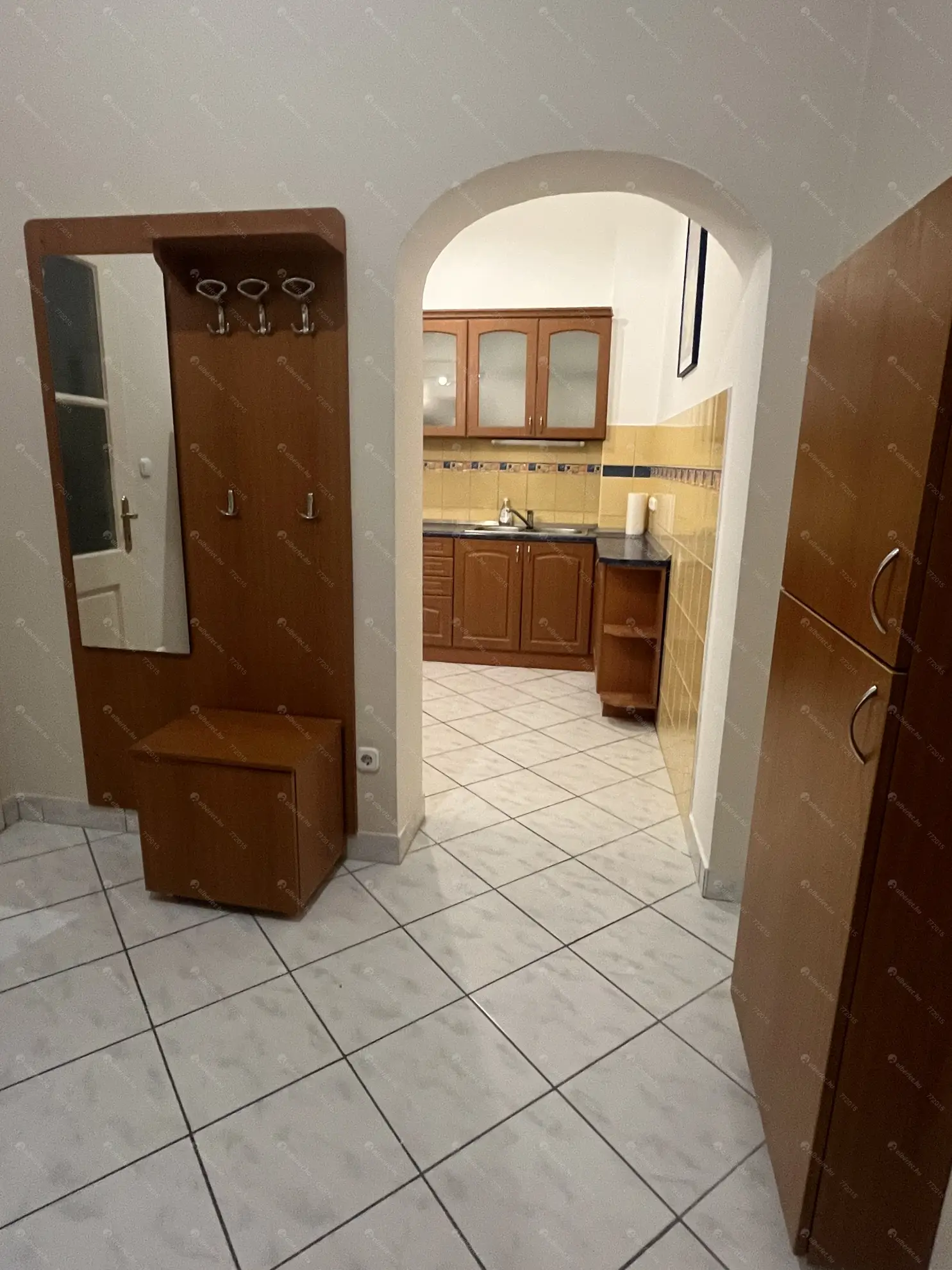 Kiadó albérlet 250000 Ft/hó áron: Budapest, V. kerület  Károly körút. Mérete: 55 nm, 2 szobás | Alberlet.hu - 6602215