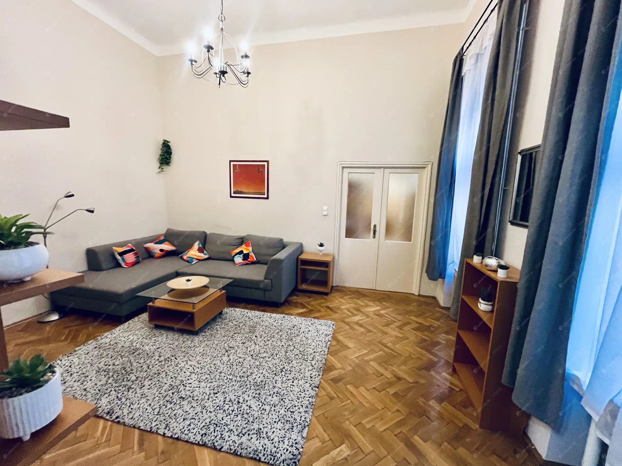 Kiadó albérlet 250000 Ft/hó áron: Budapest, V. kerület  Károly körút. Mérete: 55 nm, 2 szobás | Alberlet.hu - 6609932