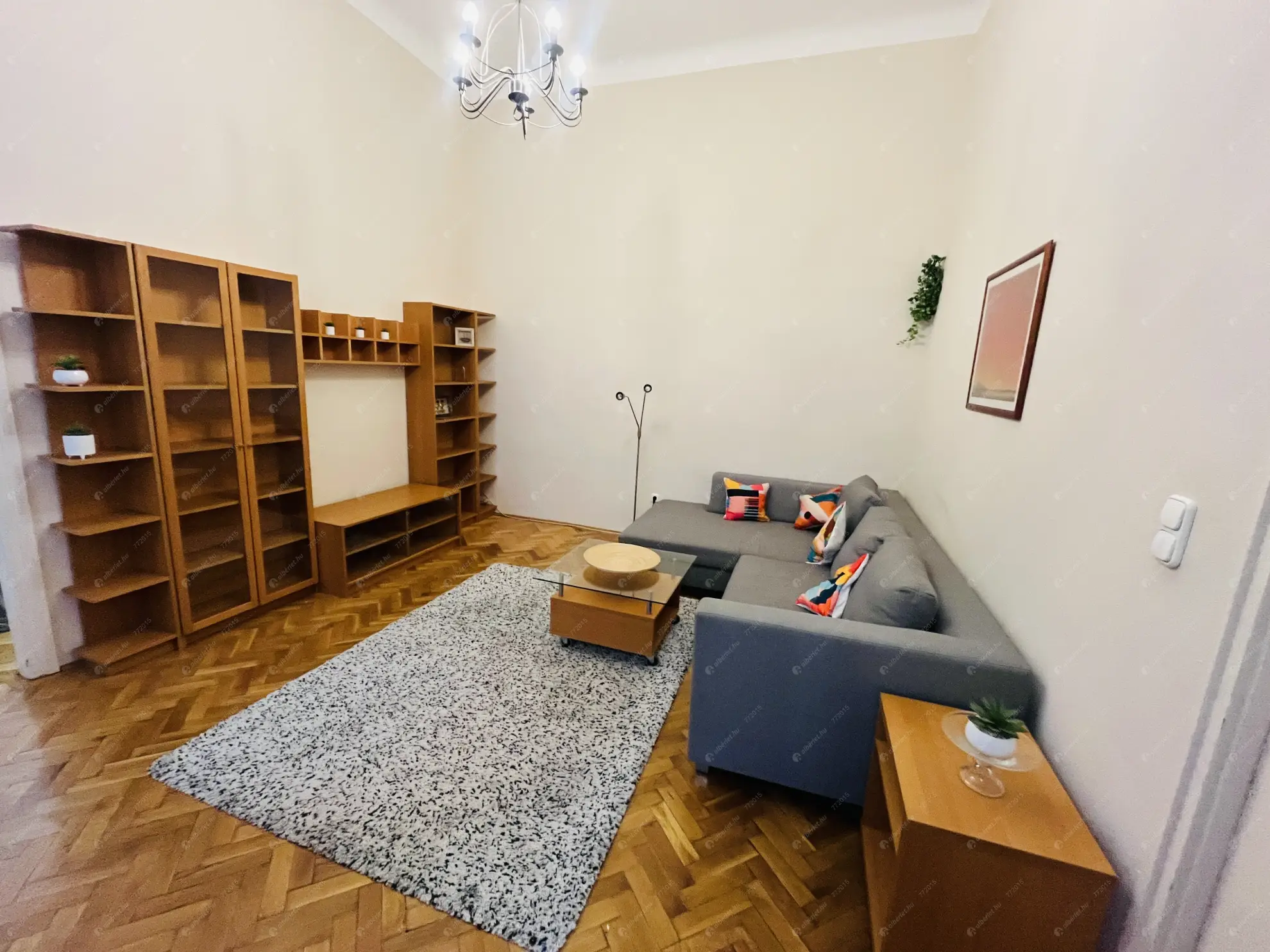 Kiadó albérlet 250000 Ft/hó áron: Budapest, V. kerület  Károly körút. Mérete: 55 nm, 2 szobás | Alberlet.hu - 6609933