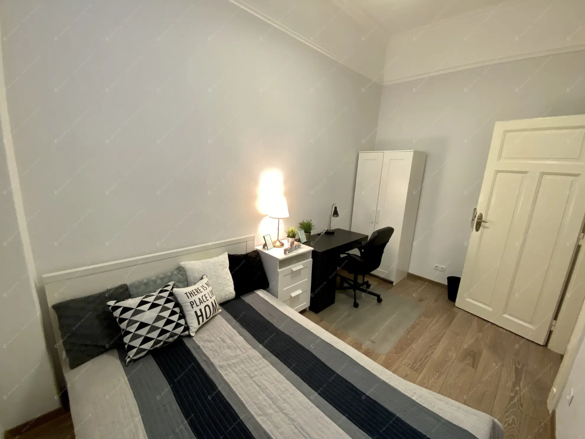 Kiadó albérlet 230000 Ft/hó áron: Budapest, V. kerület  Károly körút. Mérete: 55 nm, 3 szobás | Alberlet.hu - 6554262