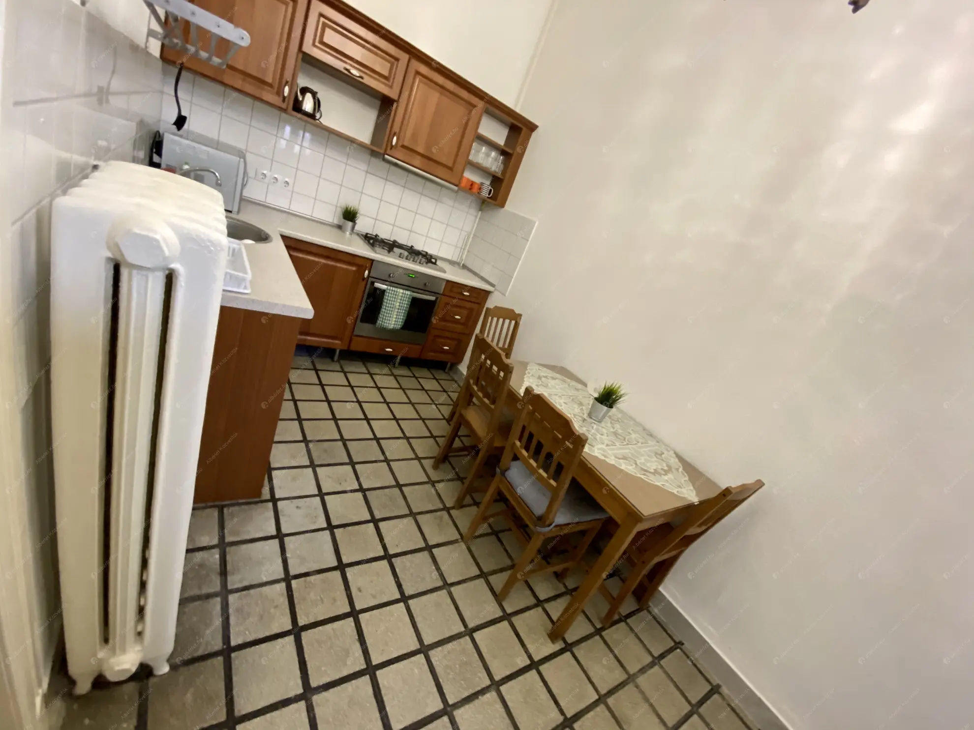 Kiadó albérlet 230000 Ft/hó áron: Budapest, V. kerület  Károly körút. Mérete: 55 nm, 3 szobás | Alberlet.hu - 6554267