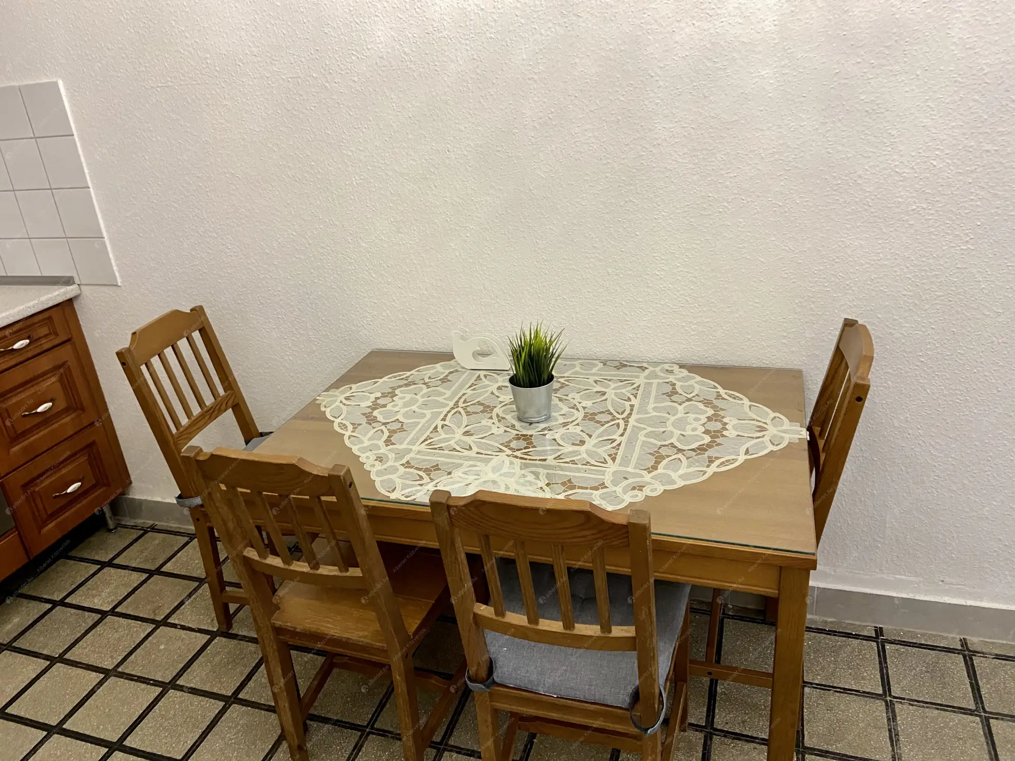 Kiadó albérlet 230000 Ft/hó áron: Budapest, V. kerület  Károly körút. Mérete: 55 nm, 3 szobás | Alberlet.hu - 6554268