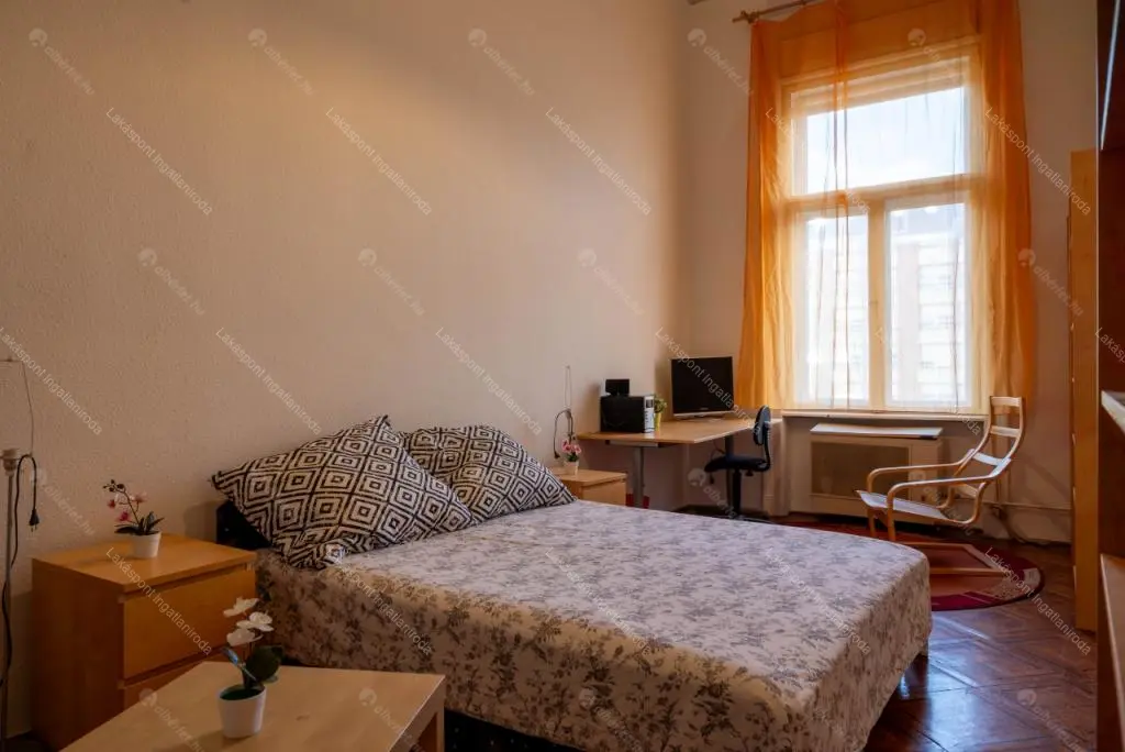 Kiadó albérlet 454000 Ft/hó áron: Budapest, V. kerület  Károly krt . Mérete: 100 nm, 4 szobás | Alberlet.hu - 6647456