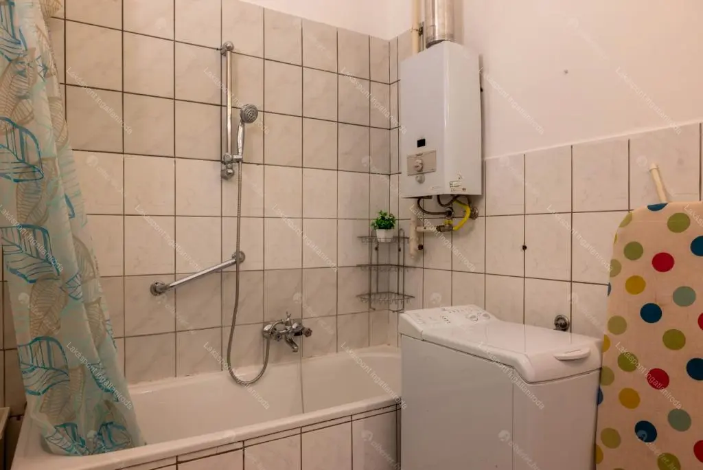 Kiadó albérlet 454000 Ft/hó áron: Budapest, V. kerület  Károly krt . Mérete: 100 nm, 4 szobás | Alberlet.hu - 6647460