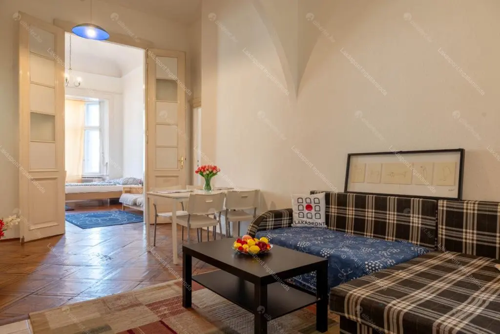 Kiadó albérlet 454000 Ft/hó áron: Budapest, V. kerület  Károly krt . Mérete: 100 nm, 4 szobás | Alberlet.hu - 6647463