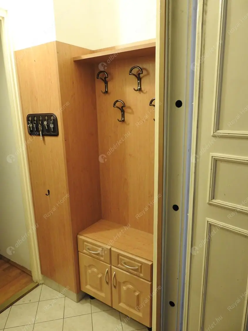 Kiadó albérlet 150000 Ft/hó áron: Budapest, V. kerület  Kecskeméti utca. Mérete: 35 nm, 1 szobás | Alberlet.hu - 5661242