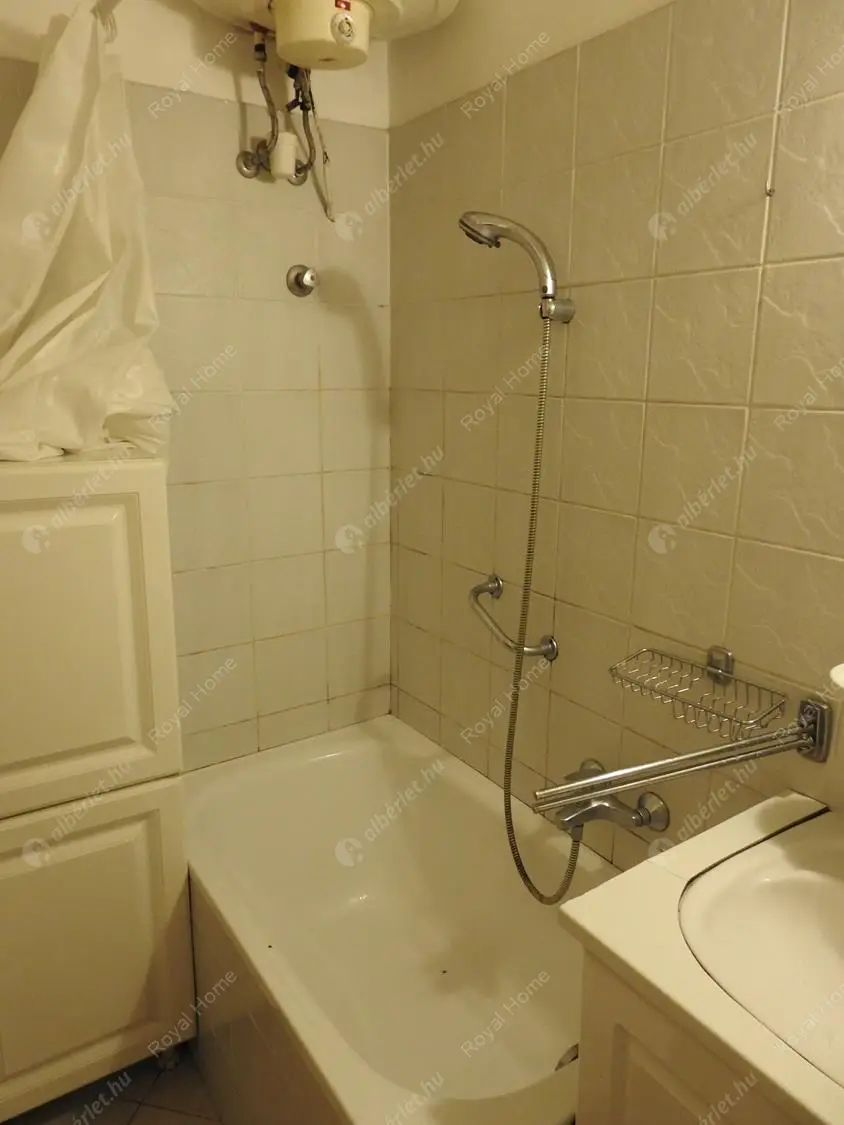 Kiadó albérlet 150000 Ft/hó áron: Budapest, V. kerület  Kecskeméti utca. Mérete: 35 nm, 1 szobás | Alberlet.hu - 5661244