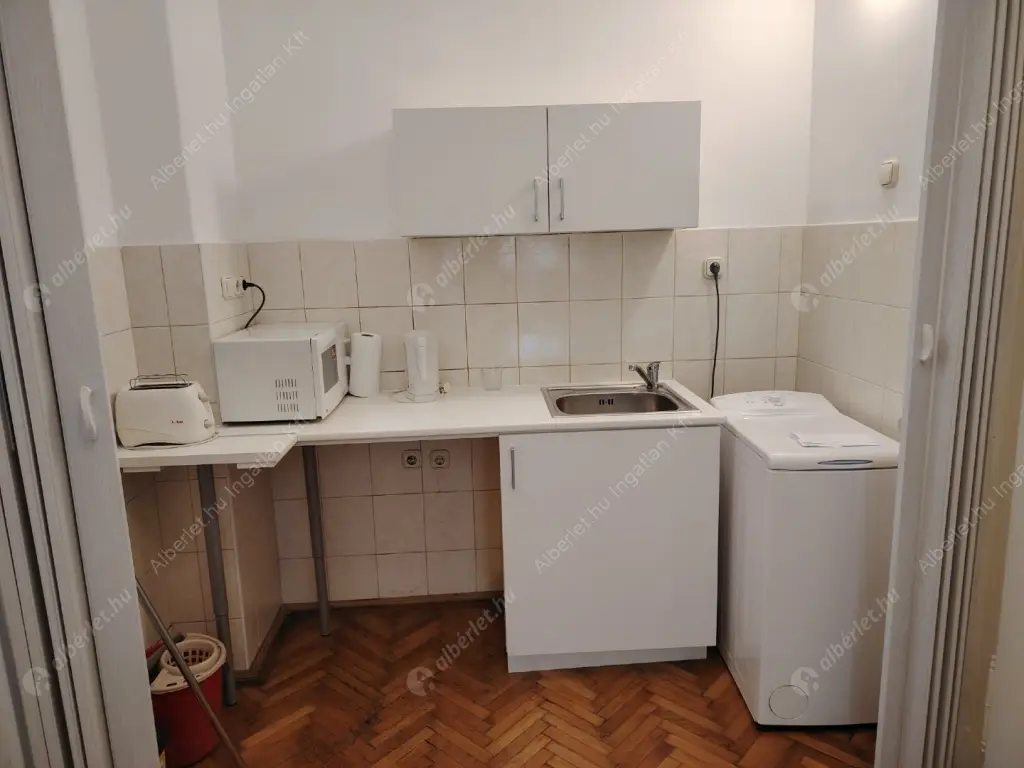 Kiadó albérlet 200000 Ft/hó áron: Budapest, V. kerület  Kecskeméti utca. Mérete: 40 nm, 1 szobás | Alberlet.hu - 6517894