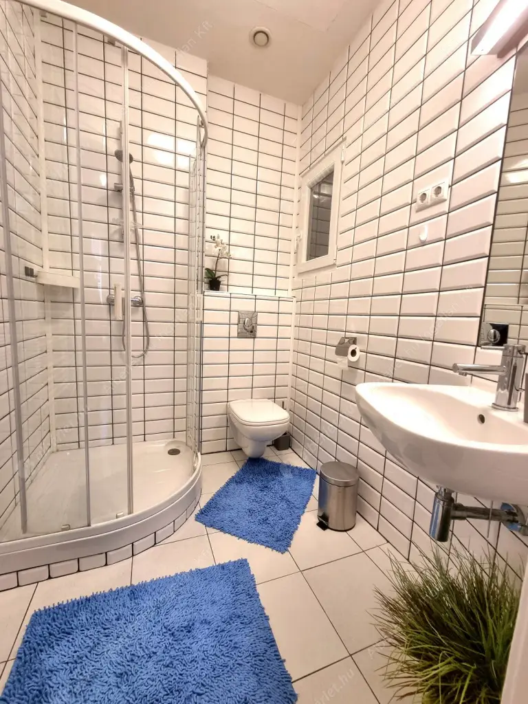 Kiadó albérlet 310000 Ft/hó áron: Budapest, V. kerület  Kecskeméti utca. Mérete: 56 nm, 1 szobás | Alberlet.hu - 6581973