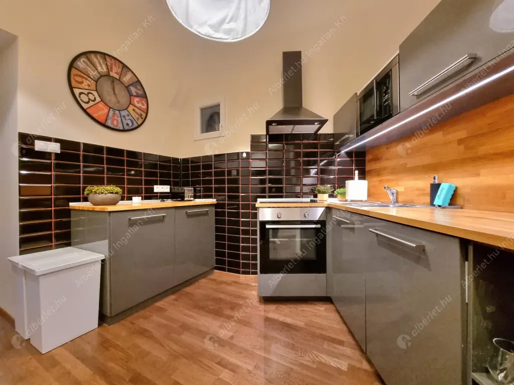 Kiadó albérlet 310000 Ft/hó áron: Budapest, V. kerület  Kecskeméti utca. Mérete: 56 nm, 1 szobás | Alberlet.hu - 6581976