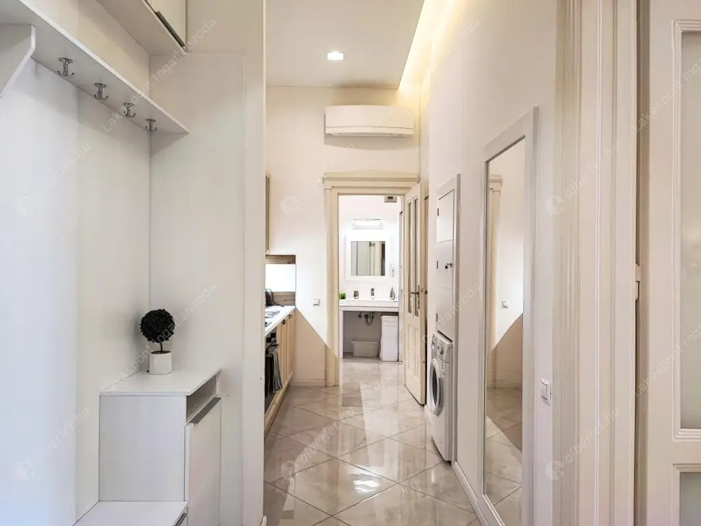 Kiadó albérlet 385000 Ft/hó áron: Budapest, V. kerület  Kecskeméti utca. Mérete: 66 nm, 2 szobás | Alberlet.hu - 6557104