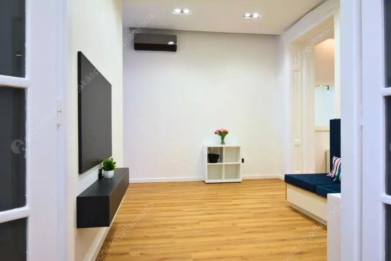 Kiadó albérlet 773000 Ft/hó áron: Budapest, V. kerület  Kecskeméti utca. Mérete: 90 nm, 2 szobás | Alberlet.hu - 6529786