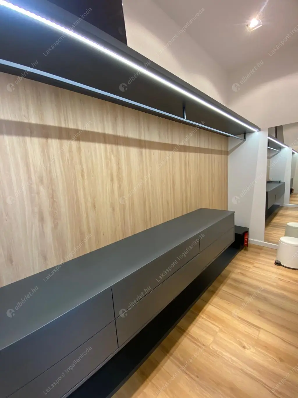 Kiadó albérlet 773000 Ft/hó áron: Budapest, V. kerület  Kecskeméti utca. Mérete: 90 nm, 2 szobás | Alberlet.hu - 6529796