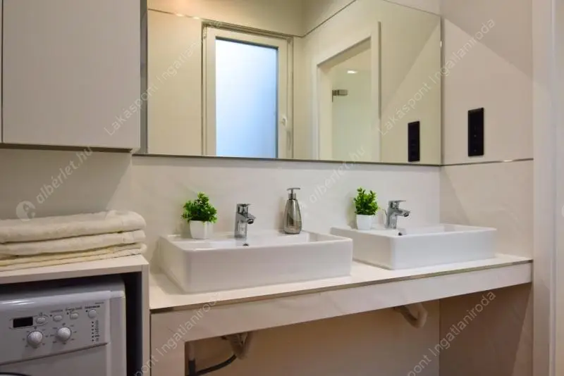 Kiadó albérlet 773000 Ft/hó áron: Budapest, V. kerület  Kecskeméti utca. Mérete: 90 nm, 2 szobás | Alberlet.hu - 6529797