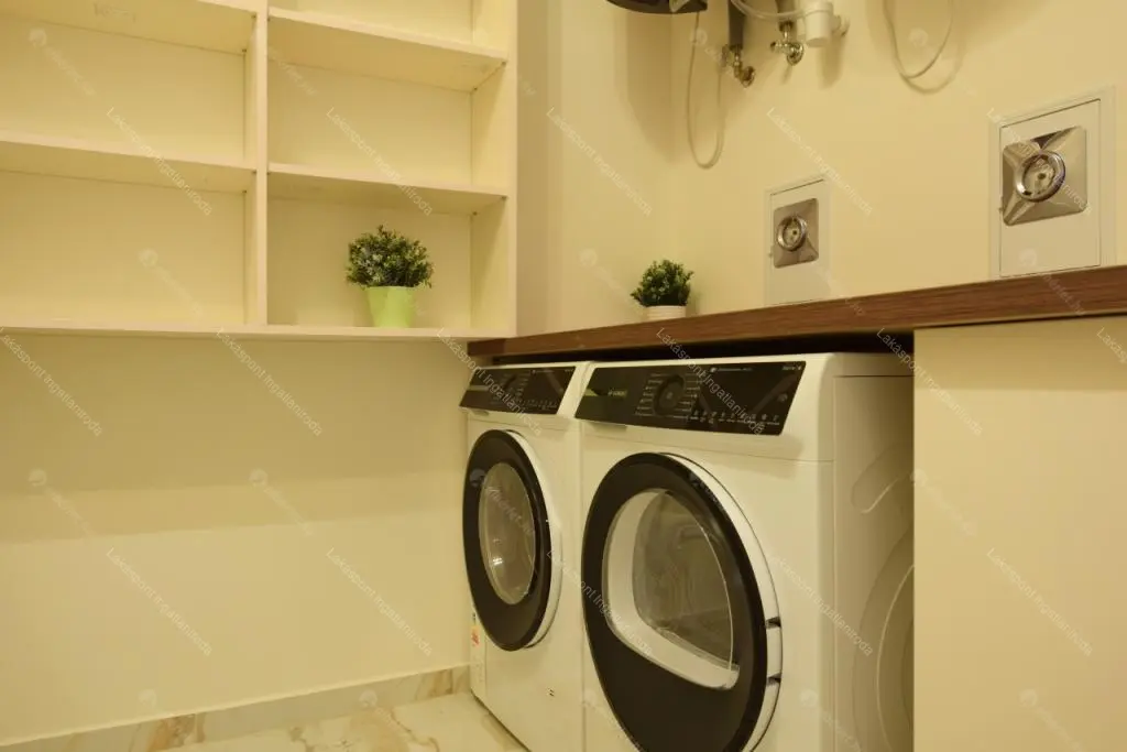 Kiadó albérlet 237000 Ft/hó áron: Budapest, V. kerület  Királyi Pál utca. Mérete: 20 nm, 1 szobás | Alberlet.hu - 6702341