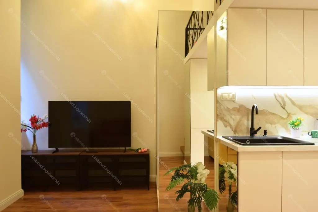 Kiadó albérlet 237000 Ft/hó áron: Budapest, V. kerület  Királyi Pál utca. Mérete: 20 nm, 1 szobás | Alberlet.hu - 6702350