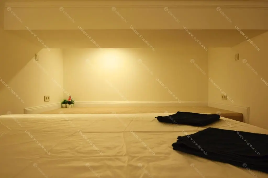 Kiadó albérlet 237000 Ft/hó áron: Budapest, V. kerület  Királyi Pál utca. Mérete: 20 nm, 1 szobás | Alberlet.hu - 6702353