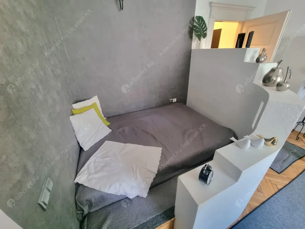 Kiadó albérlet 239000 Ft/hó áron: Budapest, V. kerület  Királyi Pál utca. Mérete: 36 nm, 1 szobás | Alberlet.hu - 6609259