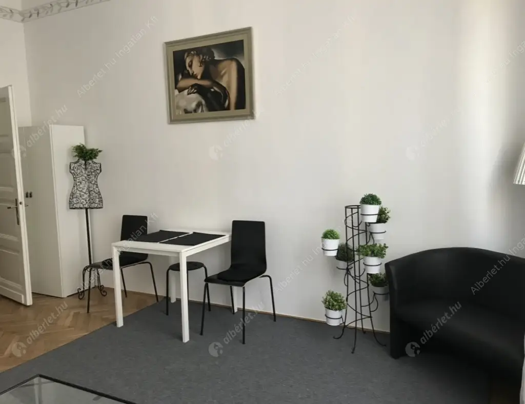 Kiadó albérlet 239000 Ft/hó áron: Budapest, V. kerület  Királyi Pál utca. Mérete: 36 nm, 1 szobás | Alberlet.hu - 6609264