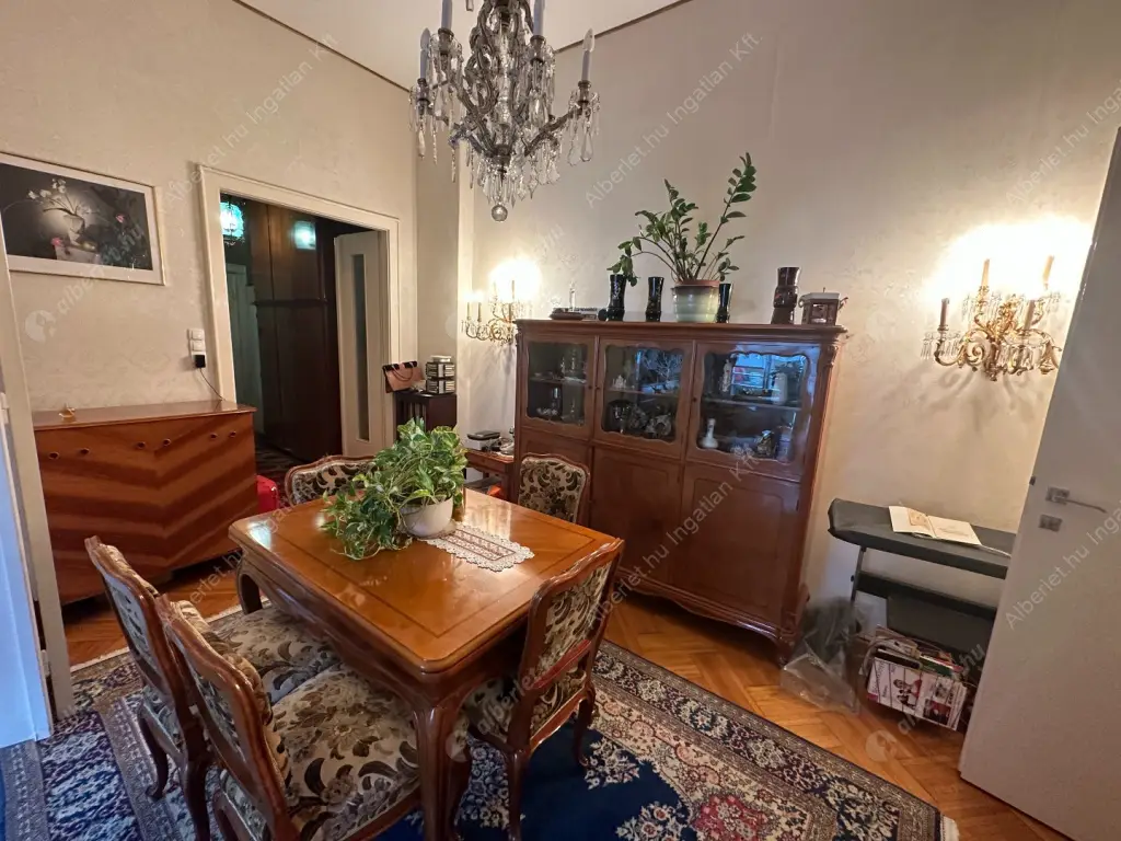 Kiadó albérlet 543000 Ft/hó áron: Budapest, V. kerület  Kossuth Lajos tér. Mérete: 92 nm, 3 szobás | Alberlet.hu - 6518716