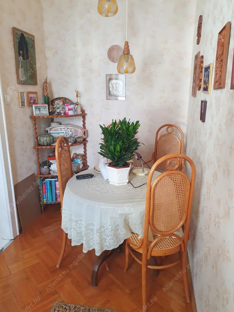 Kiadó albérlet 543000 Ft/hó áron: Budapest, V. kerület  Kossuth Lajos tér. Mérete: 92 nm, 3 szobás | Alberlet.hu - 6518720