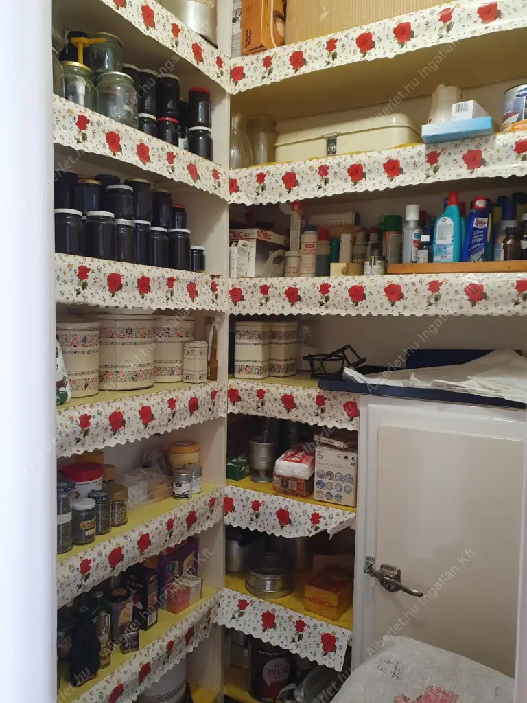 Kiadó albérlet 543000 Ft/hó áron: Budapest, V. kerület  Kossuth Lajos tér. Mérete: 92 nm, 3 szobás | Alberlet.hu - 6518722