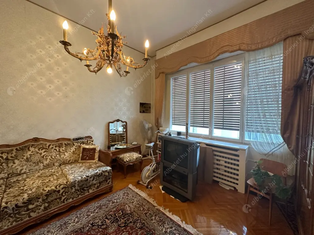 Kiadó albérlet 543000 Ft/hó áron: Budapest, V. kerület  Kossuth Lajos tér. Mérete: 92 nm, 3 szobás | Alberlet.hu - 6518723