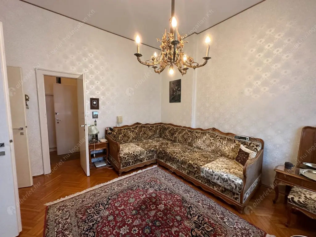 Kiadó albérlet 543000 Ft/hó áron: Budapest, V. kerület  Kossuth Lajos tér. Mérete: 92 nm, 3 szobás | Alberlet.hu - 6518724