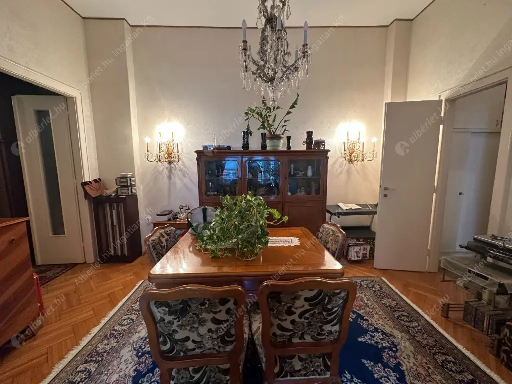 Kiadó albérlet 543000 Ft/hó áron: Budapest, V. kerület  Kossuth Lajos tér. Mérete: 92 nm, 3 szobás | Alberlet.hu - 6518725