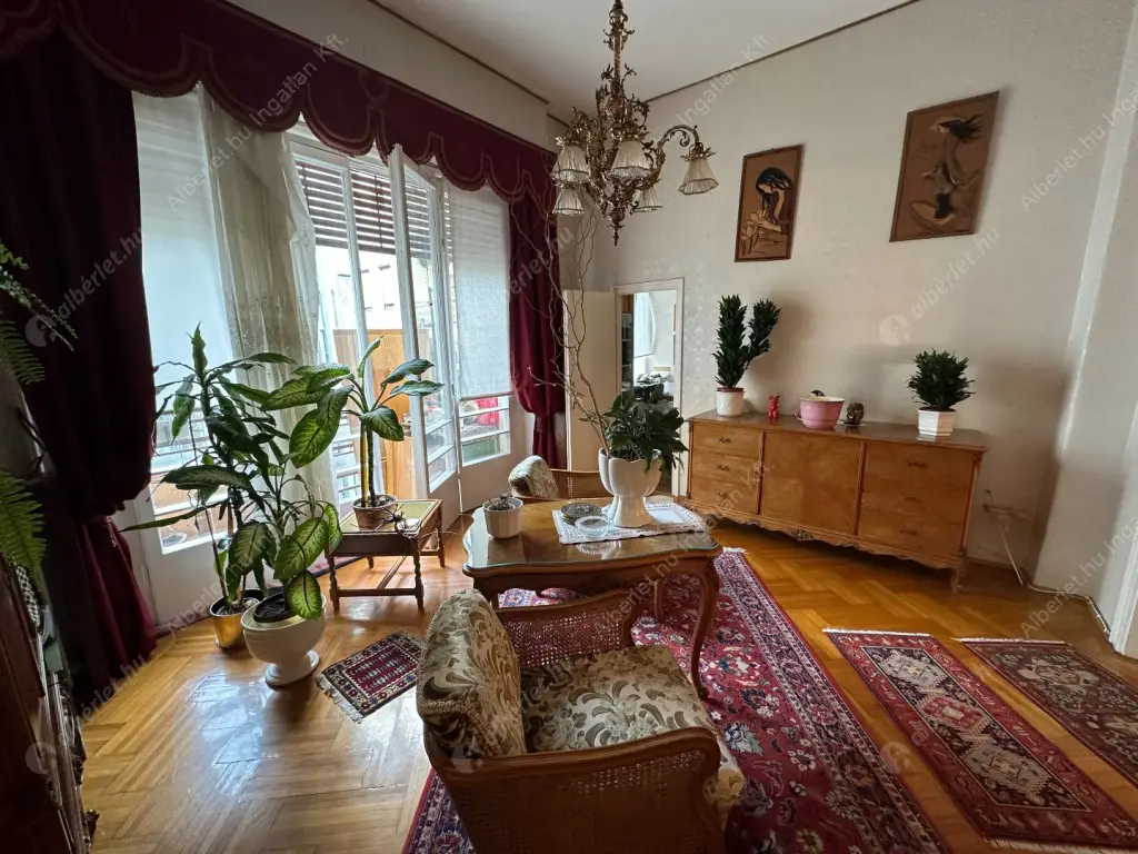 Kiadó albérlet 543000 Ft/hó áron: Budapest, V. kerület  Kossuth Lajos tér. Mérete: 92 nm, 3 szobás | Alberlet.hu - 6518729