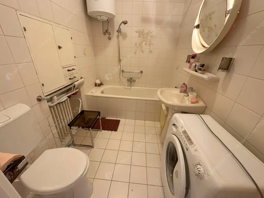 Kiadó albérlet 543000 Ft/hó áron: Budapest, V. kerület  Kossuth Lajos tér. Mérete: 92 nm, 3 szobás | Alberlet.hu - 6518731