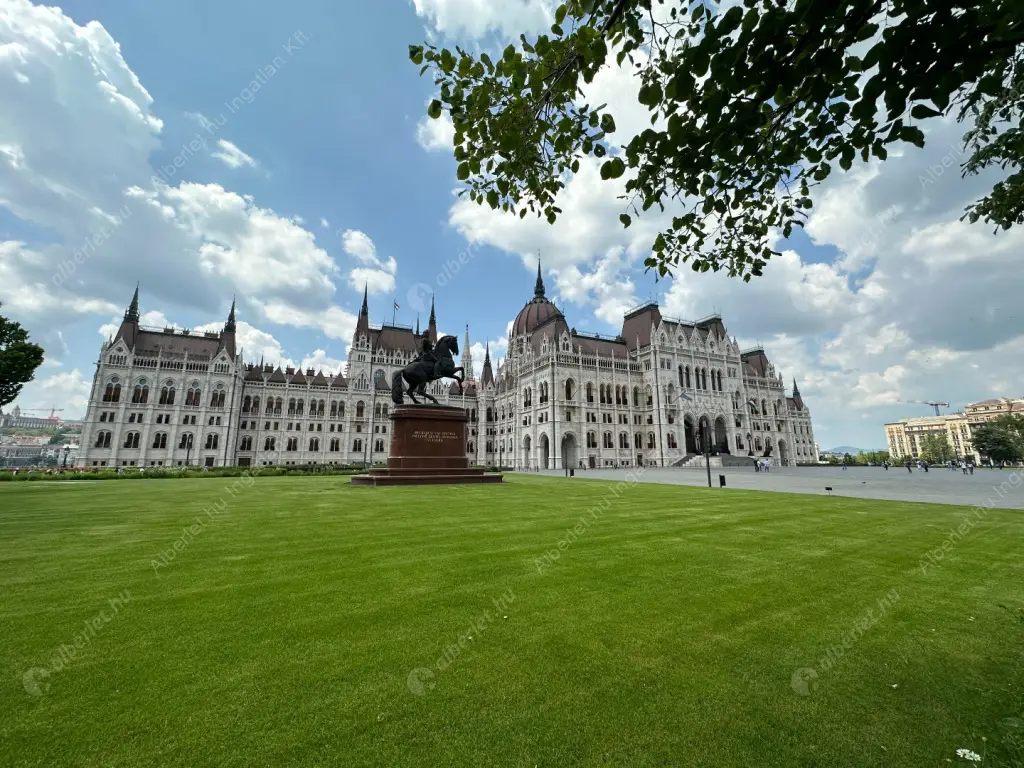 Kiadó albérlet 543000 Ft/hó áron: Budapest, V. kerület  Kossuth Lajos tér. Mérete: 92 nm, 3 szobás | Alberlet.hu - 6518734