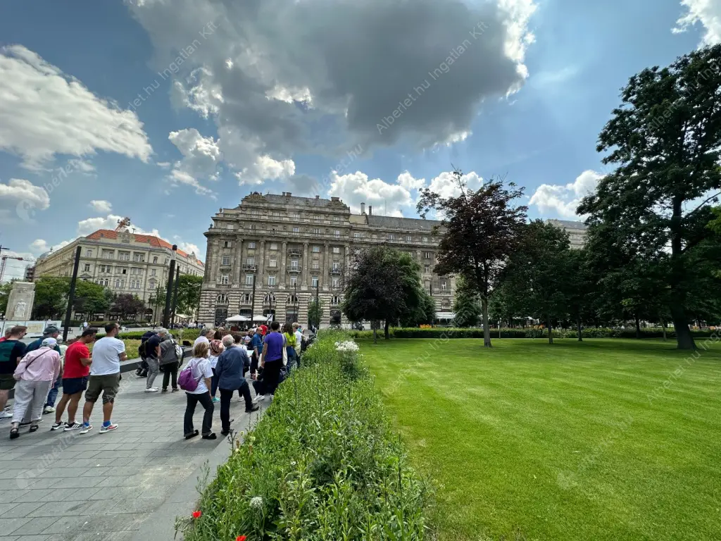 Kiadó albérlet 543000 Ft/hó áron: Budapest, V. kerület  Kossuth Lajos tér. Mérete: 92 nm, 3 szobás | Alberlet.hu - 6518735