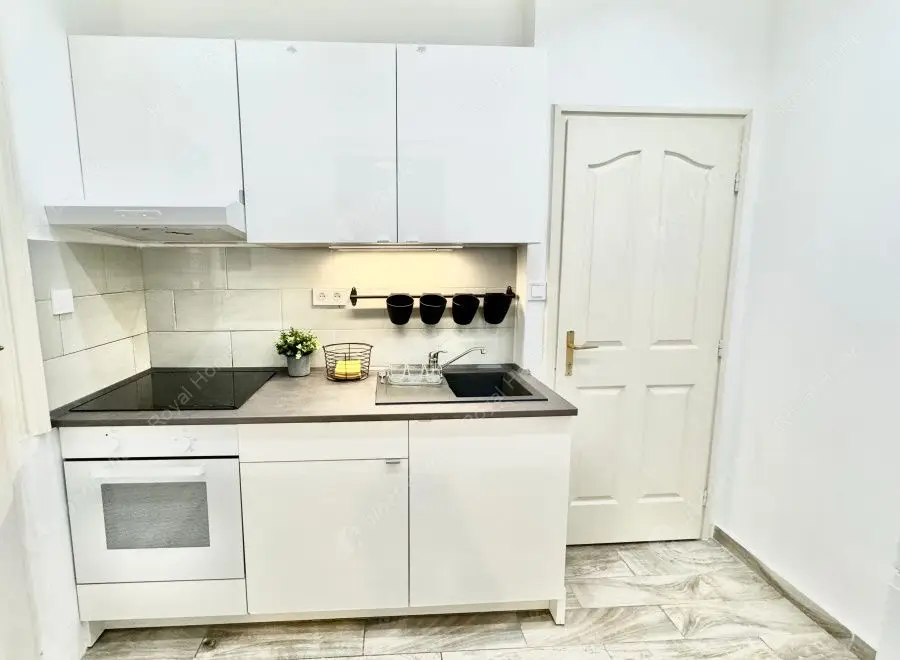 Kiadó albérlet 250000 Ft/hó áron: Budapest, V. kerület  Kossuth Lajos utca. Mérete: 35 nm, 2 szobás | Alberlet.hu - 6618546