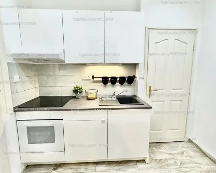 Kiadó albérlet 250000 Ft/hó áron: Budapest, V. kerület  Kossuth Lajos utca. Mérete: 35 nm, 2 szobás | Alberlet.hu - 6625952