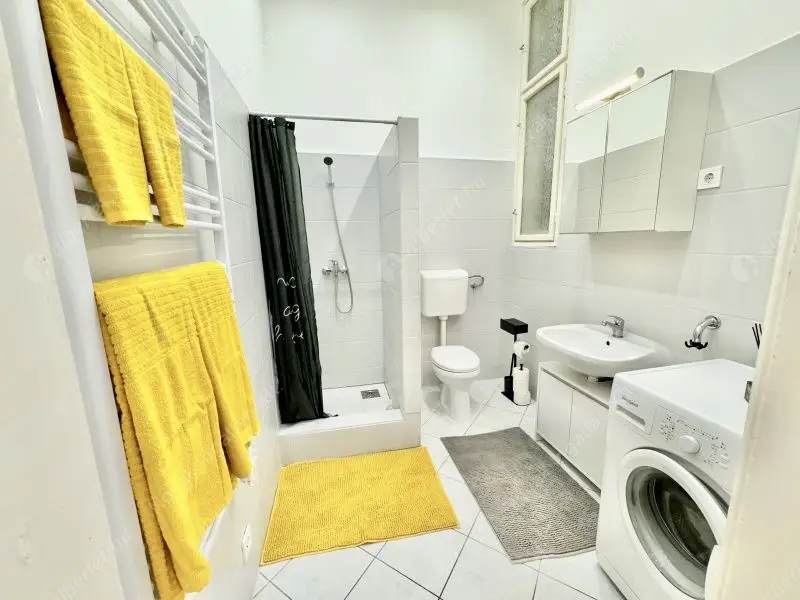 Kiadó albérlet 250000 Ft/hó áron: Budapest, V. kerület  Kossuth Lajos utca. Mérete: 35 nm, 2 szobás | Alberlet.hu - 6628391