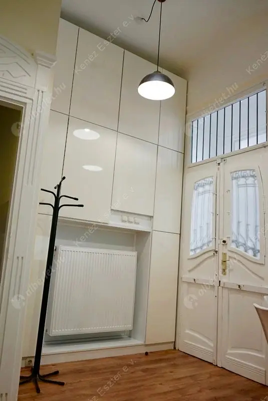 Kiadó albérlet 350000 Ft/hó áron: Budapest, V. kerület  Kossuth Lajos utca. Mérete: 68 nm, 2 szobás | Alberlet.hu - 6401563