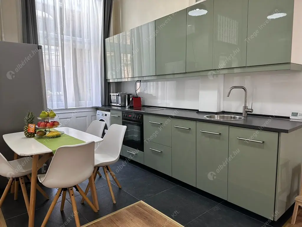 Kiadó albérlet 360000 Ft/hó áron: Budapest, V. kerület  Kossuth Lajos utca. Mérete: 68 nm, 2 szobás | Alberlet.hu - 6581856
